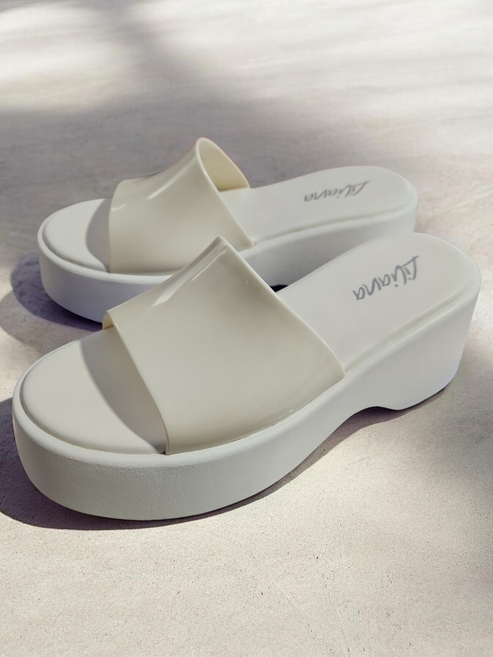 Liliana Cream Gloss Platform Slide Sandals